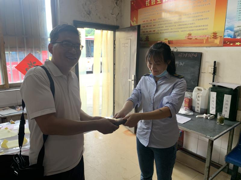 1597384103189013.jpg ef0bf53b76e083a84374224b105f2a1.jpg