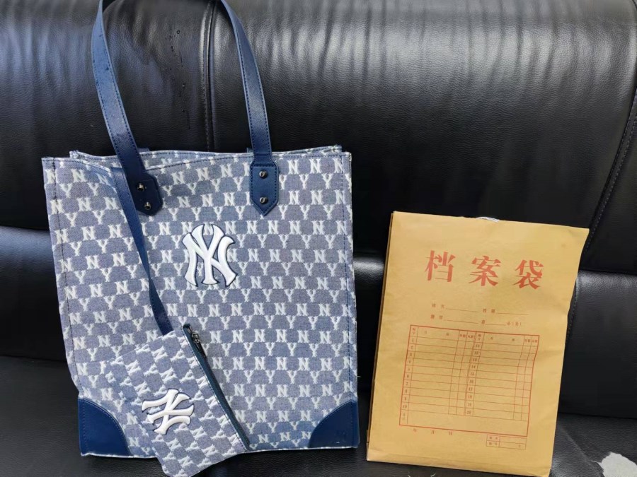 C:\Users\Acer\Desktop\12月宣傳工作\內部投稿\集團\汽車九隊司機撿到重要文件袋及時為乘客解煩惱\5e5651f8db6544c1c094dd1fda69b9e.jpg C:\Users\Acer\Desktop\12月宣傳工作\內部投稿\集團\汽車九隊司機撿到重要文件袋及時為乘客解煩惱\5e5651f8db6544c1c094dd1fda69b9e.jpg