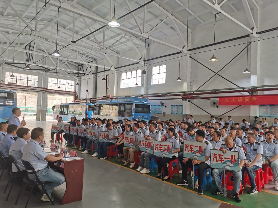 強(qiáng)警官點(diǎn)評(píng).jpg 強(qiáng)警官點(diǎn)評(píng).jpg